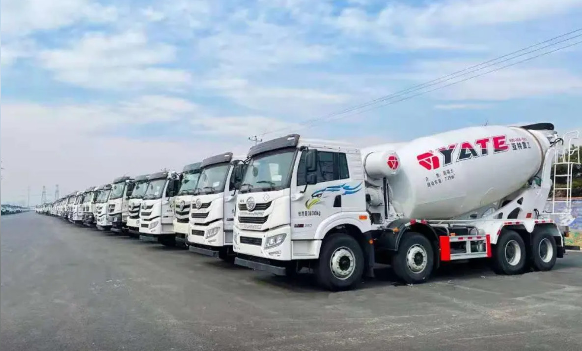 Mixer Truck Sinotruk Heavy Duty HOWO 12m3 6X4 Construction Coment Concrete