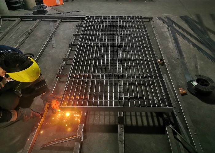 Hot Dip Galvanized Mild Steel Grating Platform Explosion Proof
