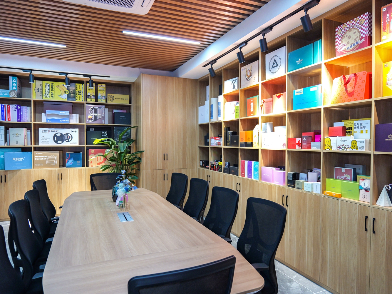 Kraft Corrugated Paper Cardboard Mailer Box for Business Shopping and Perfume Packing