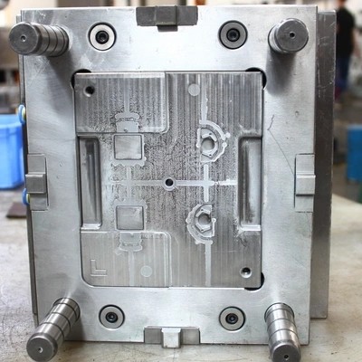 Plastic Injection Mold GF30 Disposable Medical Plastic Parts Mold Syringe Equipment Mold IATF 16949