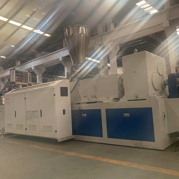 150kg/H 37kw Furniture Wpc Extrusion Machine 65mm Screw
