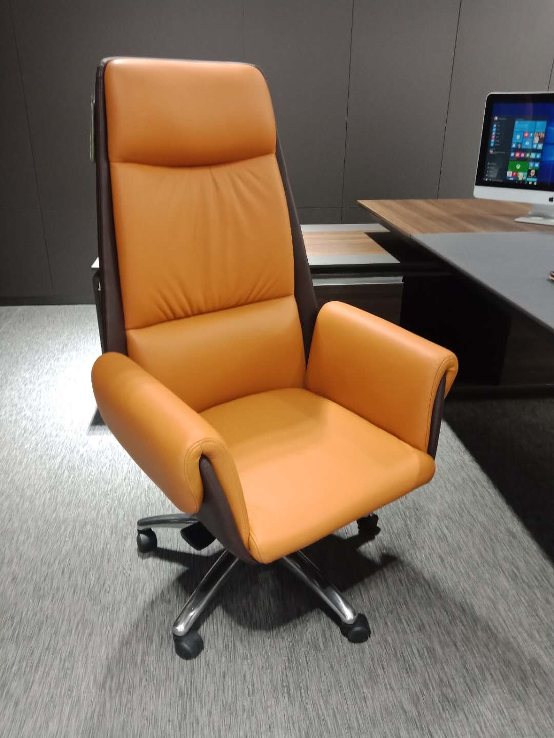 Electroplated Steel Armrest Height Adjustable Office Chair High Back