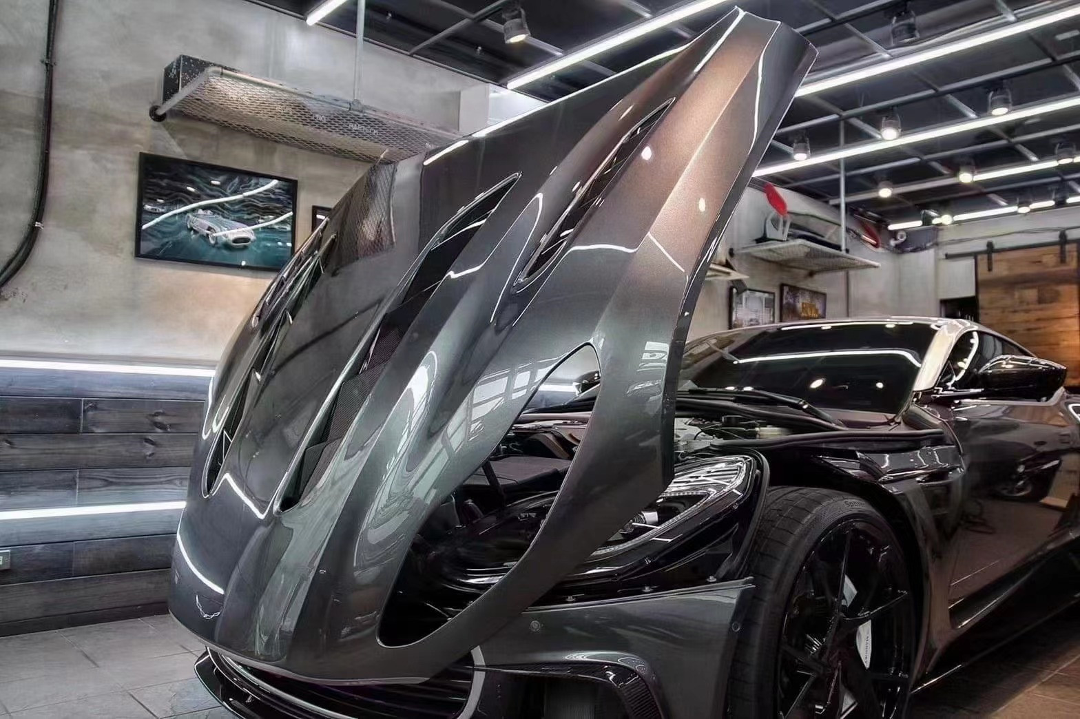 DB11 Aston Martin Body Kit Custom Color Hood Carbon Fiber Engine Hatch 2017-