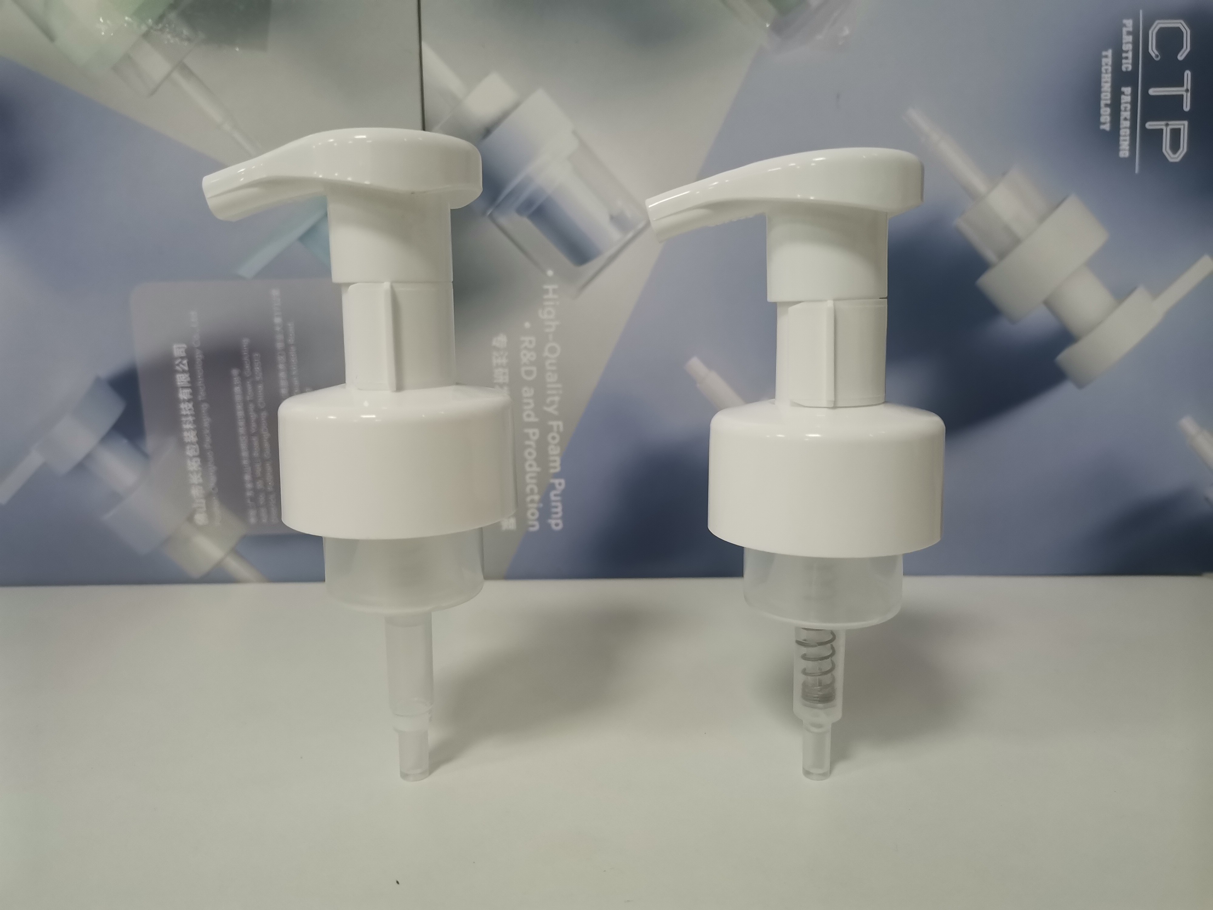 PP Screw On Lotion Pump With External Spring Technology 0.8-1.5cc Discharge Rate