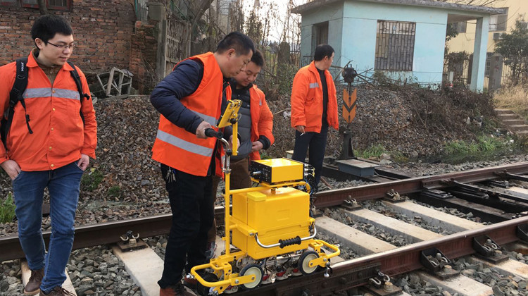 FD-GT-20 Digital Ultrasonic Rail Flaw Detector with 10-Channel TFT Display