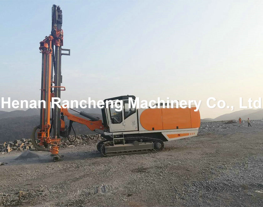 138 - 165mm Hole Range DTH Drilling Machine 287KW Rated Power 35m Drilling Depth