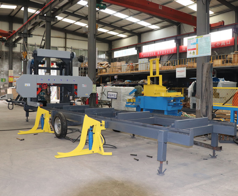 Big Size Wood Bandsaw Machine , Portable Band Sawmill For Wood Cutting , Wood Band Saw Mill Machine Horizontal
