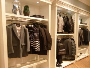 China Environmental Men'S Garment Rack / Garment Showroom Display For Clothes Shop wholesale