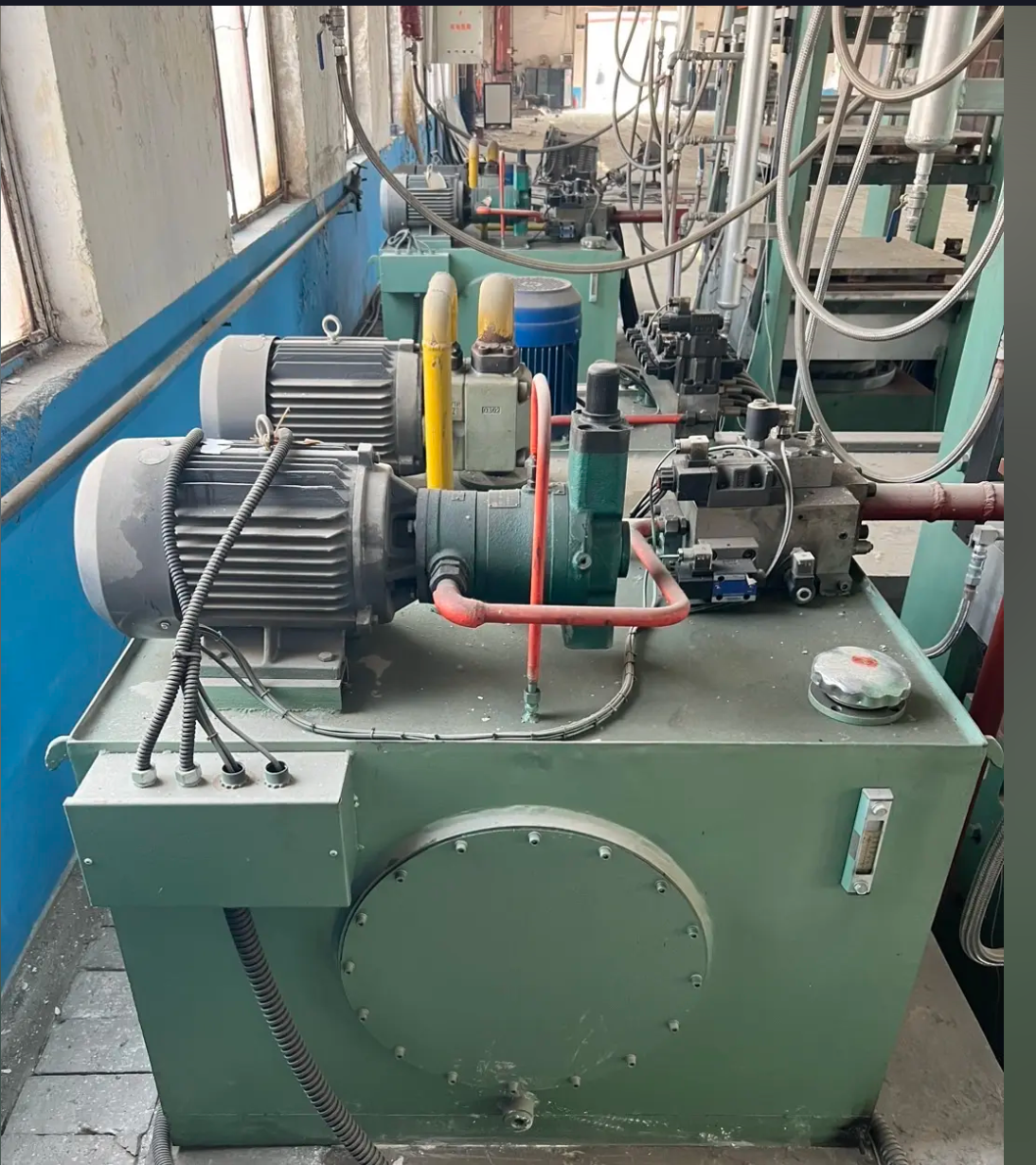 High Strength 4-Layer Rubber Solid Tire Curing Machine, Stable Pressure And Steam Heating