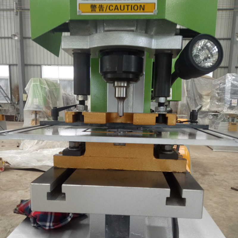 90T 120T Hydraulic Punching And Shearing Machine 5500w 80mm 65 Ton Ironworker