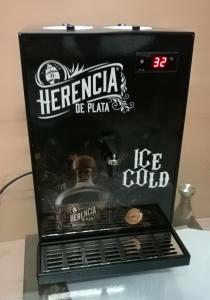 China Vodka / Ice Cold Whiskey Dispenser , Whiskey Shot Dispenser Black Color wholesale
