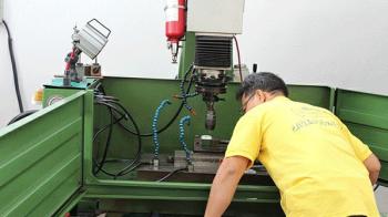 Shenzhen Yi Xin Precision Metal And Plastic Ltd