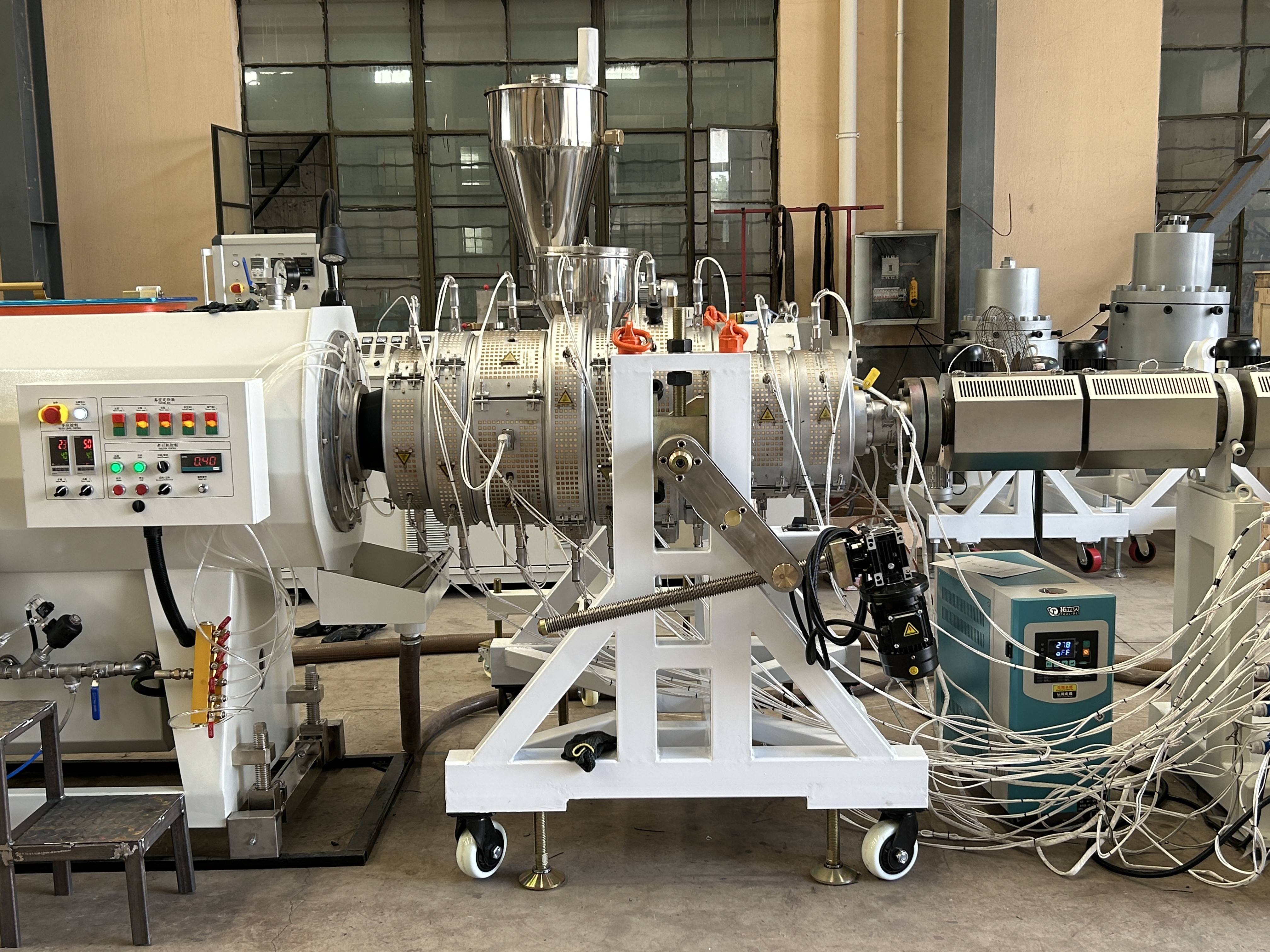 PE HDPE Plastic Pipe Make Making Extruder Machine For Gas Water Supply Drain Pipe
