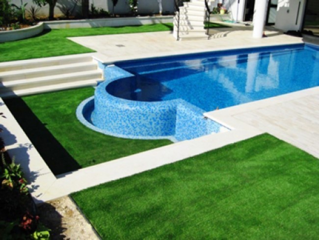 High Density Playground Synthetic Grass Used Of Swimming Pool Or Backyards Balconies WIth great UV Resistance