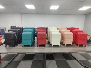 China Travel Aluminum Trolly Lock Luggage Container Suitcase Luggage For Business Trip wholesale