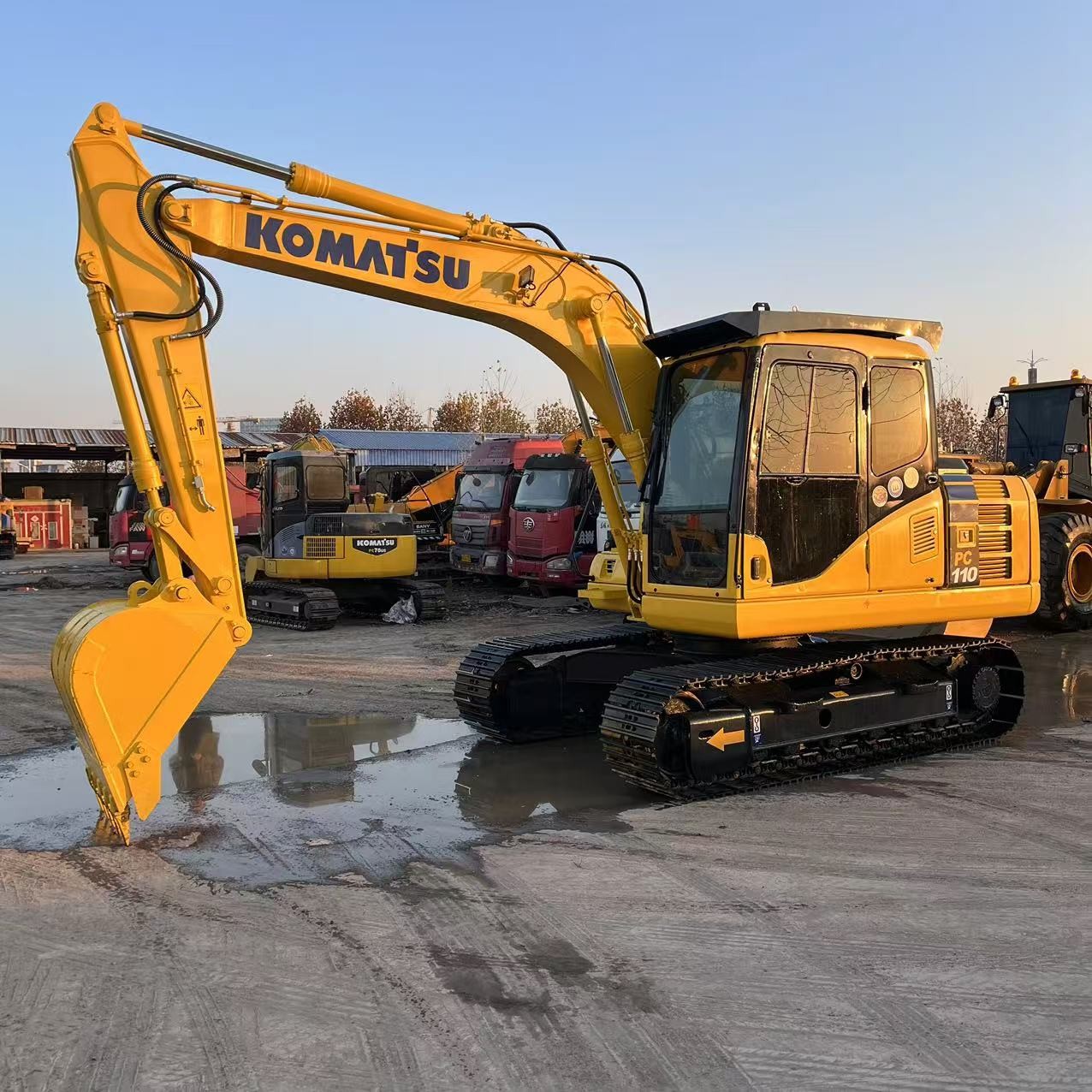Japan Brand 11Ton Used Komatsu Excavators Secondhand Heavy Equipment Machine Diggger
