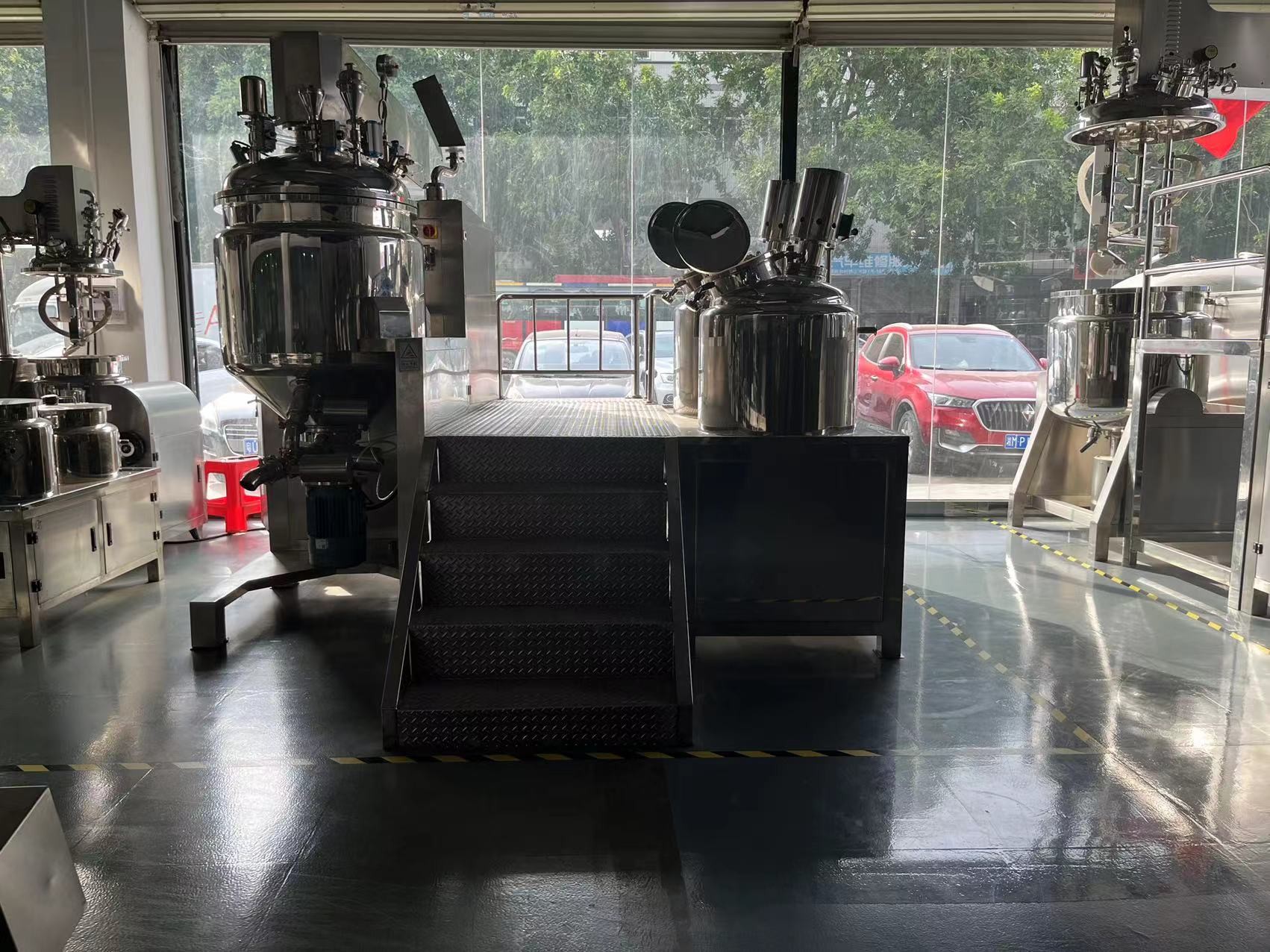 5000L Shampoo Cosmetic Emulsifier Mixer Machine Multipurpose 3000R/Min