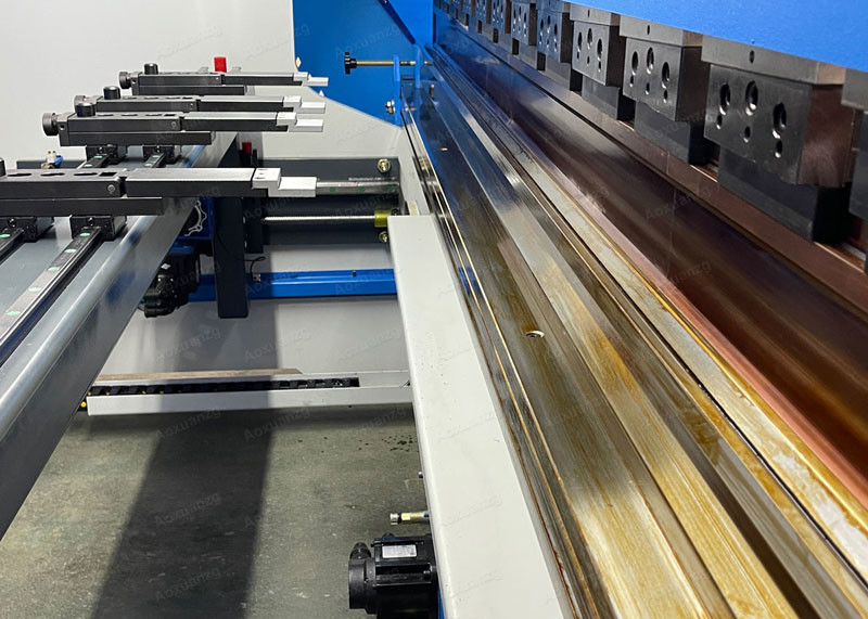220T Hydraulic Bending Machine WE67K CNC Press Brake Machine Price 3200MM With DA53T 4+1 Axis For Metal Steel Plate