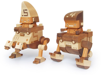 Odorless Fine Natural Wood Art Sculptures Collectible Cartoon Character Design