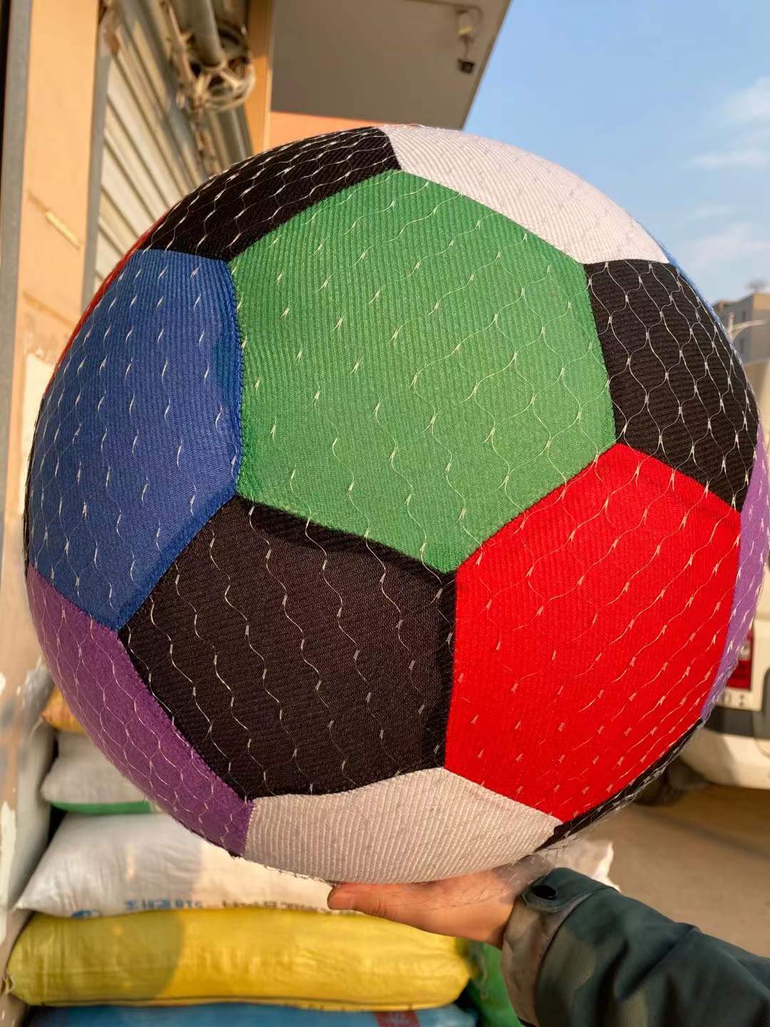 Outdoor Play 40cm Inflatable Mesh Bouncing Football Kids Ball Outdoor Toy for Children