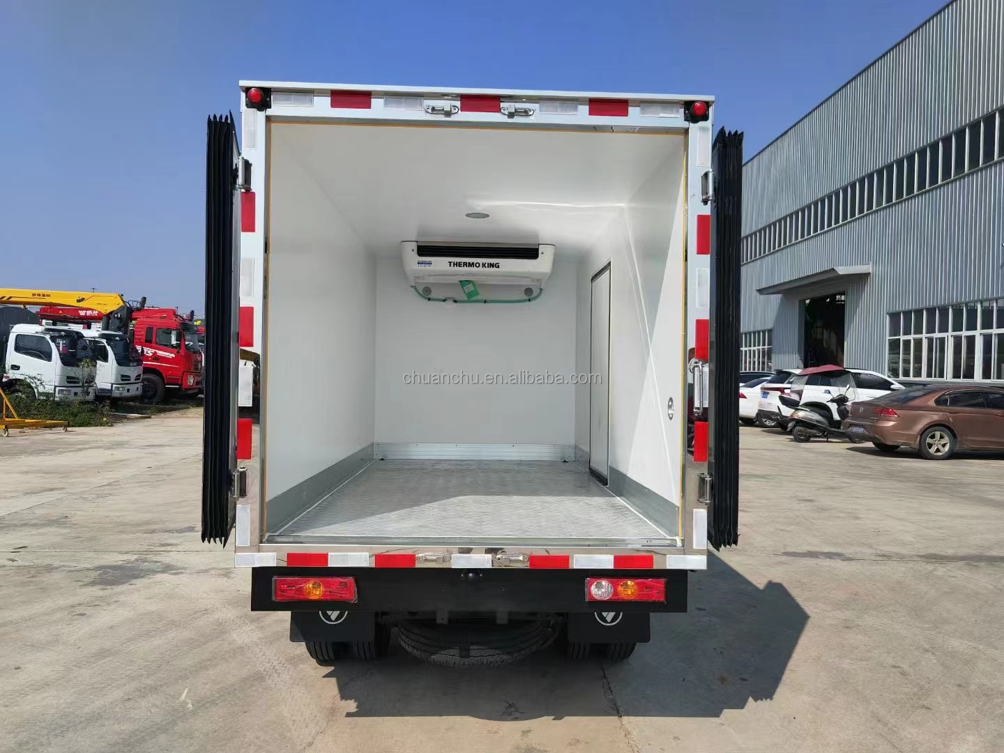 Top Seller 1.5 Ton Refrigerated Van and Truck for Euro 4 Emission Standard Horsepower 150hp Meat Refrigerated Truck Sale