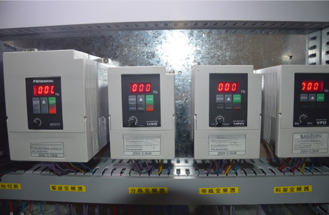 Packaging Bottles with Full Automatic Bottle Shrink Sleeve Labeling Machine