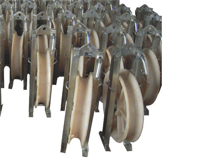 Single Sheave Rope Pulley Block , 5-55kN Rated Load Wire Stringing Blocks