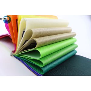 100% Biodegradable pp Spunbonded Non-woven Rolls Polypropylene Embossed