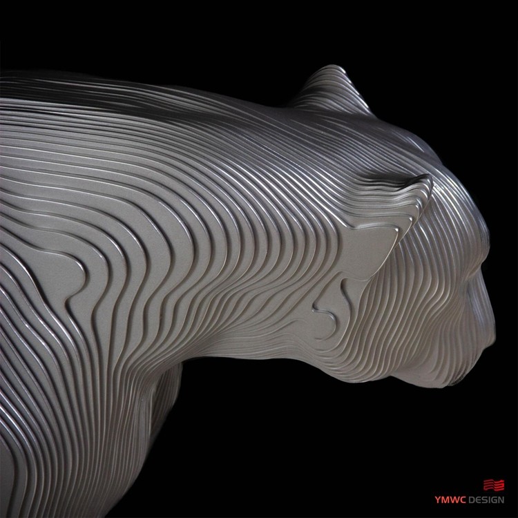 Regional Feature Europe Artistic Installation with Life-size Bronze Leopard Sculpture
