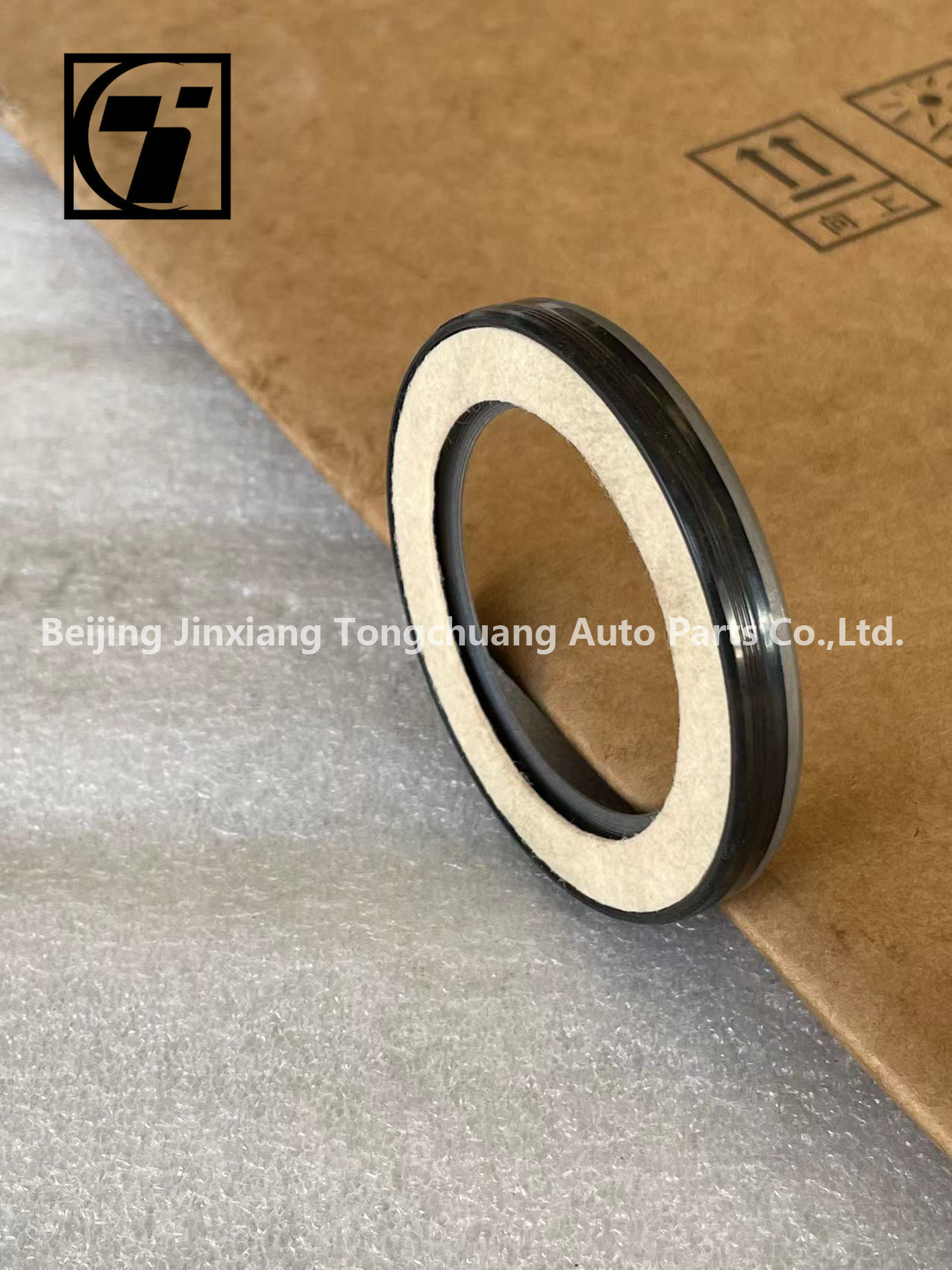 AUMARK Seal PM40004289 for T3 T4 T6 Car Model 2.5 Engine Crankshaft from AUCAN Series