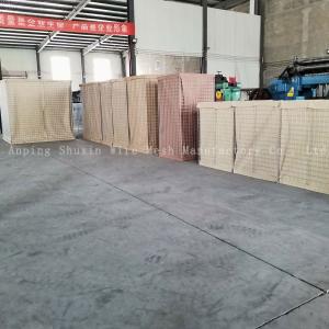China Hole 7.62*7.62 Cm Defensive Barriers Galvanized Galfan wholesale