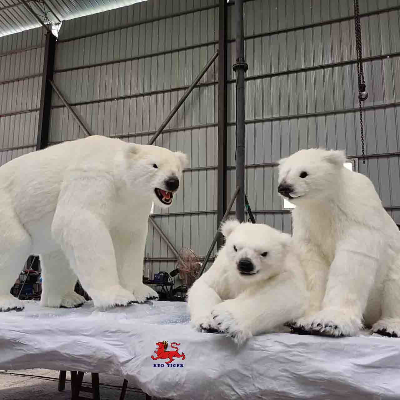 Realistic Animatronic Life Size Polar Bear Customized Available 12 Months Warranty