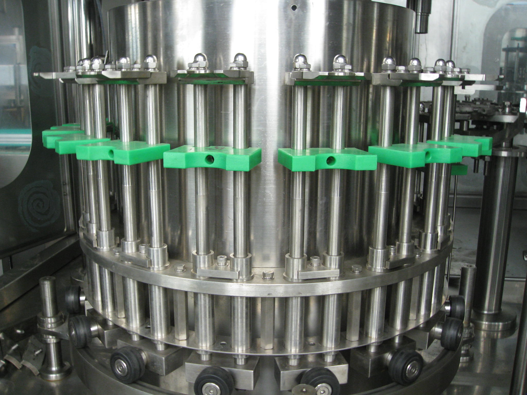 Easy Operating Pure Water Pet Bottle Filling Machine With Concentrated Lubrication System