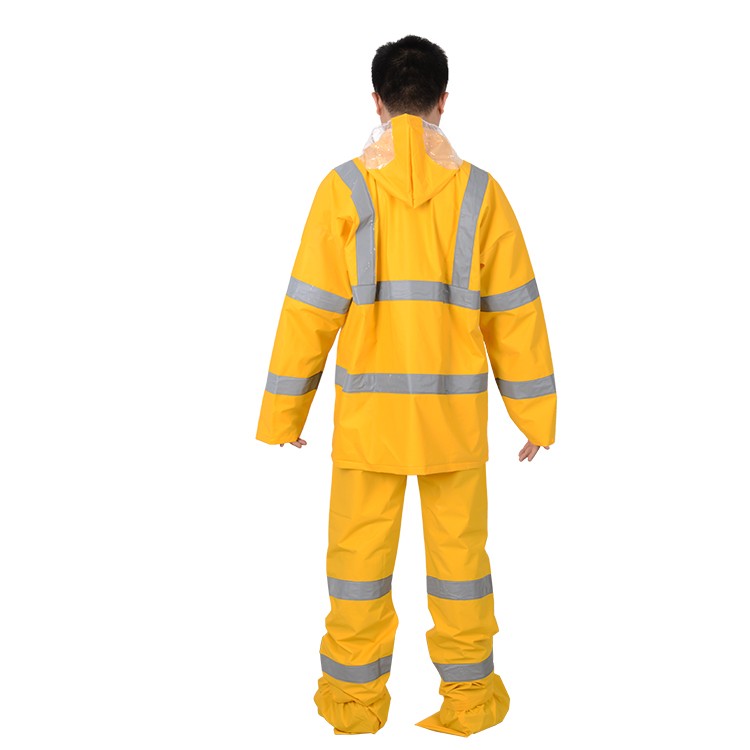 Upgrade Your Fishing Gear with R102 PVC/Polyester/PVC Hooded Rain Suit All-Season Wear