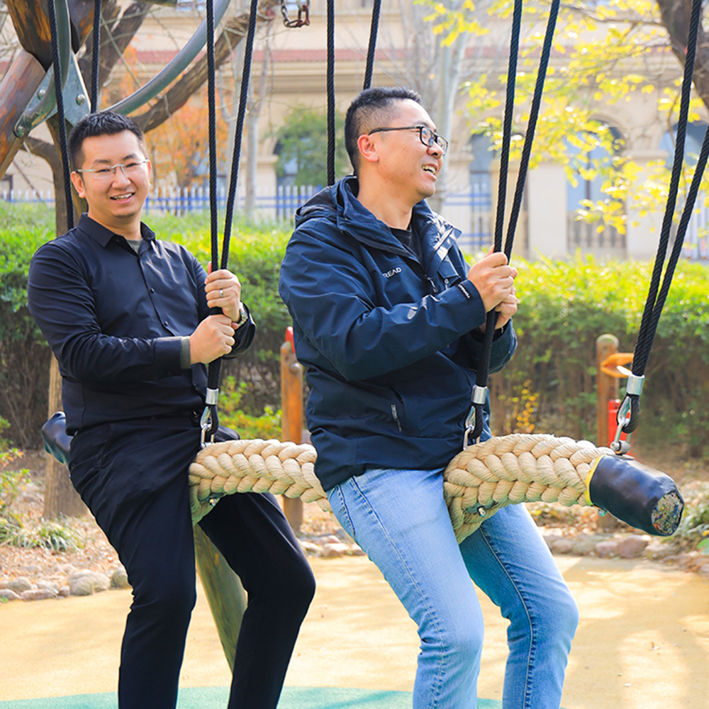 Khaki Walking Playground Rope Bridge 2.5mX120mm For Amusement Park