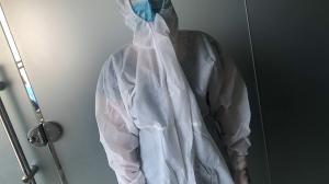 China Breathable Disposable Isolation Suit , Disposable Safety Clothing Dustproof wholesale