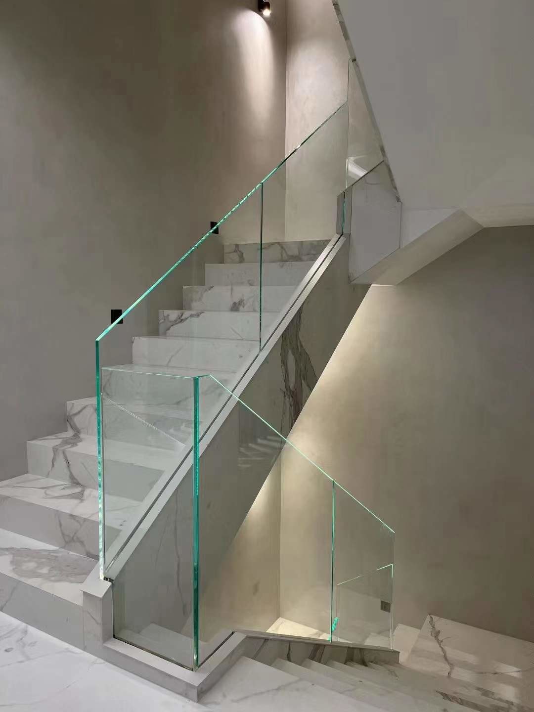 Stainless Steel Curved Tempered Glass Staircase Easy Assemble
