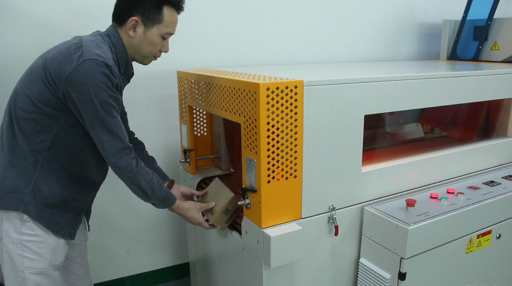 Automatic L-Sealer Heat Tunnel Pe Film Packing Thermal Shrink Wrap Packaging Machine For Carton Box Cosmetic Food Bottle