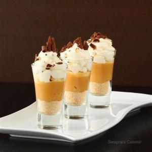 China Wide Mouth V Shape Dessert Glasses Ideal For Serving Small Cocktails wholesale