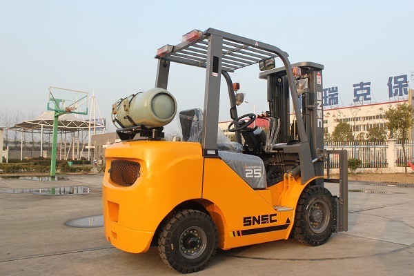 2.5t Gas Lifter Forklift with Nissan K25 Engine