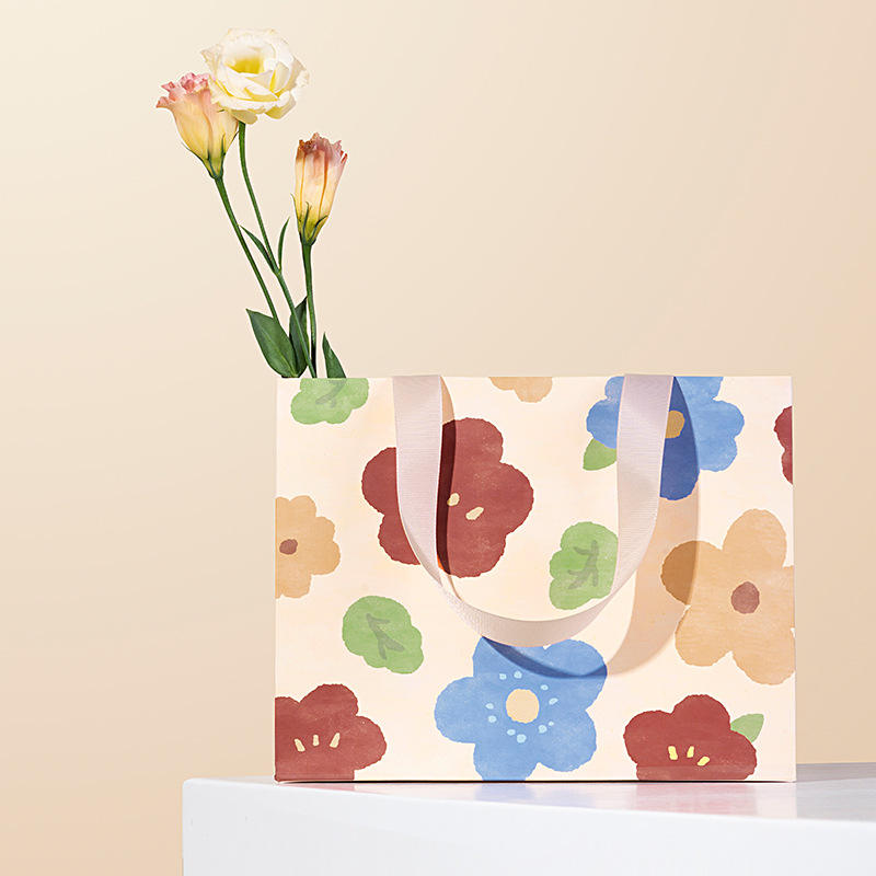 High End Oli Printing Flowers Style Cosmetic Clothing Shopping Paper Gift Packaging Bag with Logos