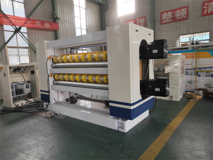 Paper Forming Nc Cut Off Machine With Helical Knife For Corrugated Cardboard 1400mm
