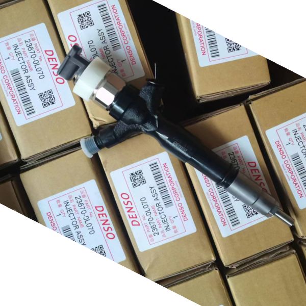 Diesel Injector For Toyota HILUX III 2.5 D4D HIACE V 2.5 D4D HIACE IV 2.5 D4D OEM 095000-5931 095000-5930 23670-0L070