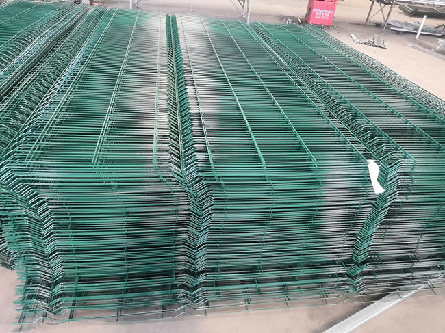 Pre Galvanized PVC Coated Green 3D Welded Wire Mesh Fence 4mm 2 Curvy