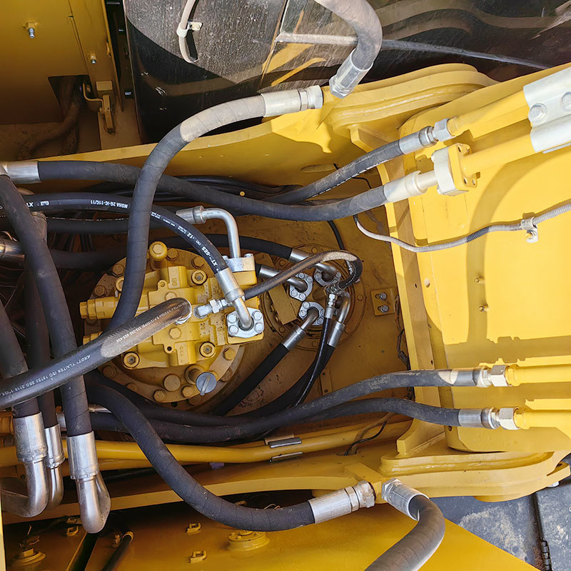 Used Caterpillar 320D2L Excavator 1m³ Bucket Capacity CatC7.1 Engine High Efficiency