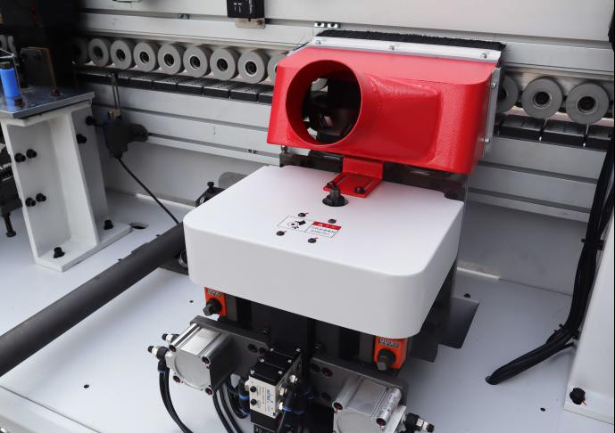 380V 60Hz Automatic Edge Banding machine HD690JP For Aluminium Honeycomb Panel