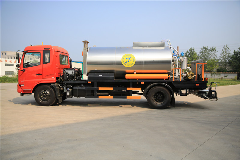6000L Road Construction Paver Machine / Flat Head 4×2 Rear Drive Asphalt Sprayer Equipment