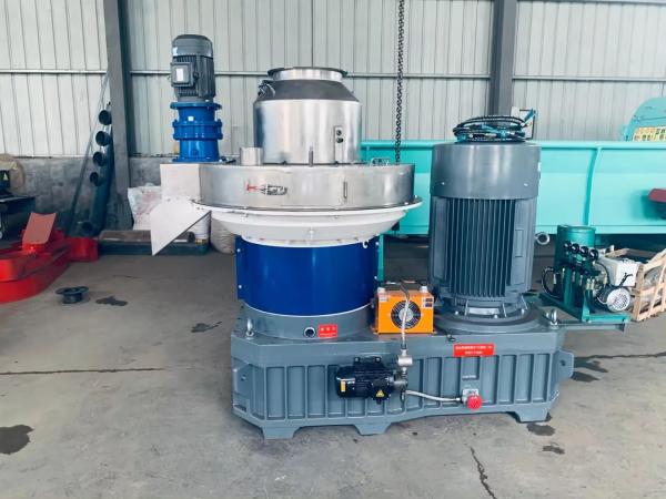 1000-1500kg/H Biomass Pellet Machine/Mill 90kw Wood Pellet Machine 4-12mm