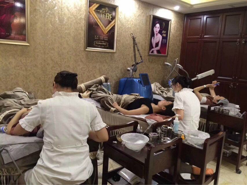 1200mj high energy Korean imported light guiding arm pico second picosure laser tattoo removal machine 