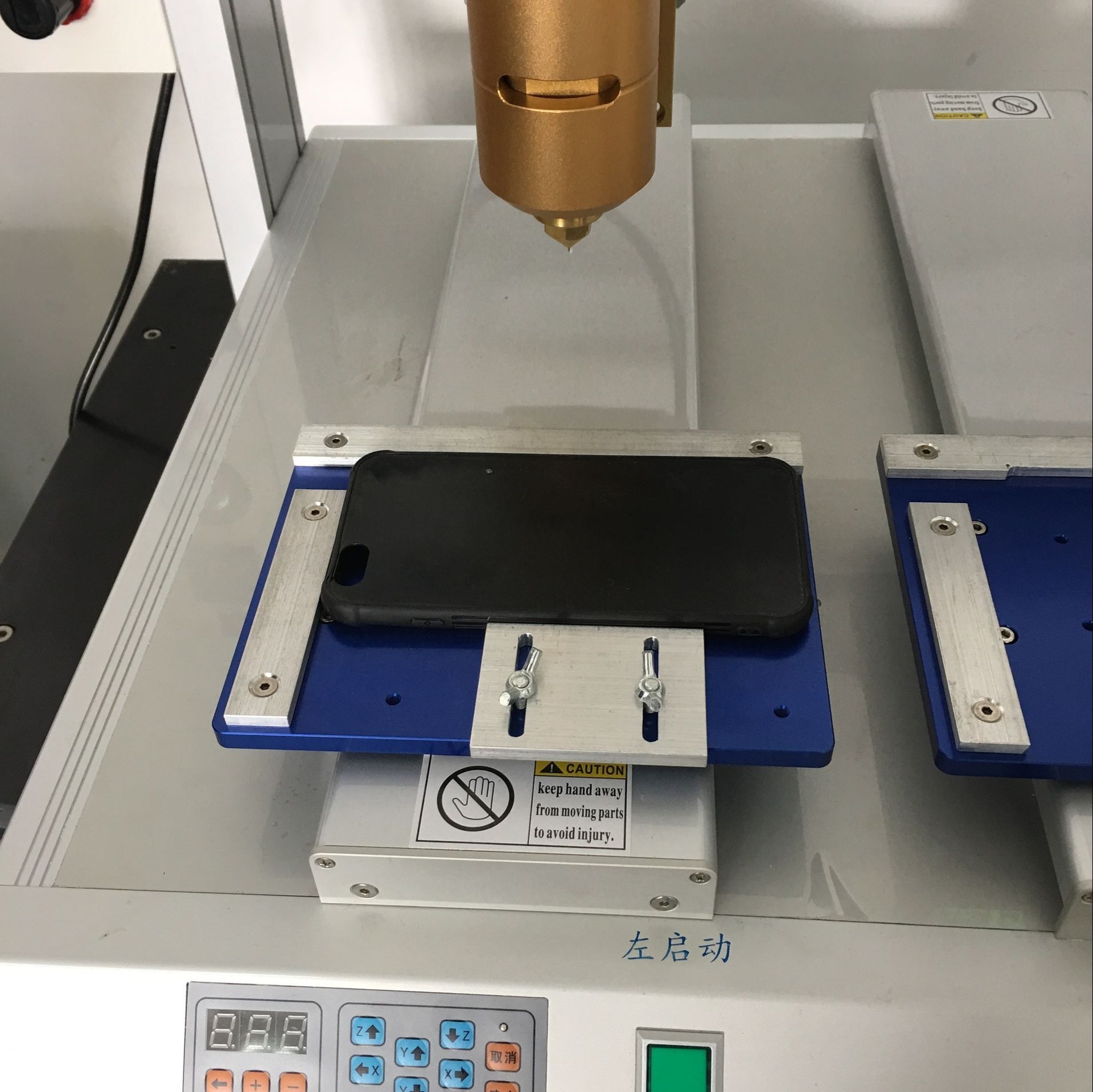Carbon Steel 3 Axis Glue Dispenser , Adhesive Automatic Glue Dispenser Robot